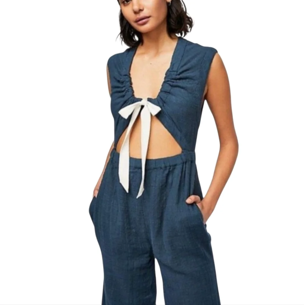 FREE PEOPLE Pretty Free Navy Blue Textured Weave Tie Front Cut Out Romper SZ‎ XS